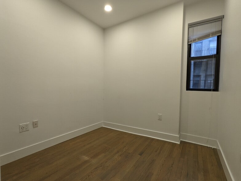 Building Photo - 86 Jersey St