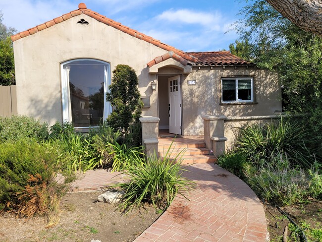 Primary Photo - 8839 Cashio St