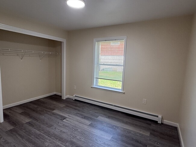 Building Photo - 22 Boyden St