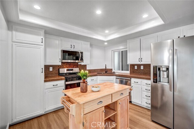 Building Photo - 2032 E Bermuda St