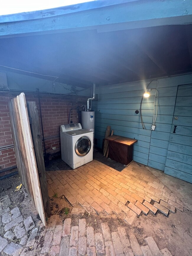 Building Photo - 2555 E Fort Lowell Rd