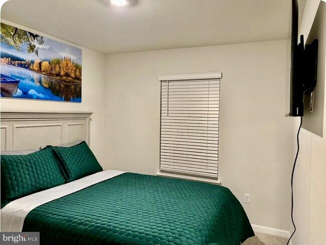 Building Photo - 5088 Silver Oak Dr