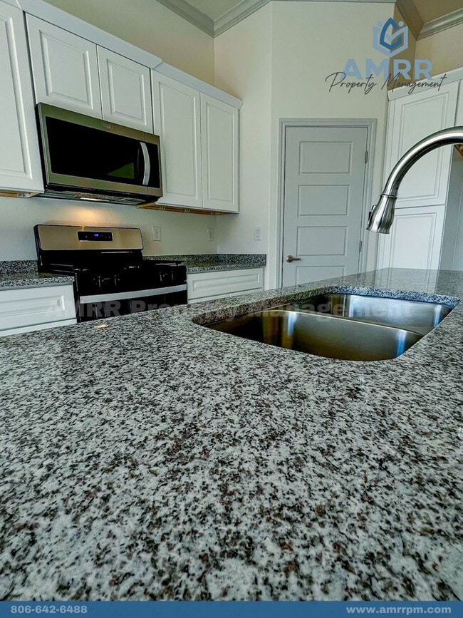 Building Photo - Welcome to Silverleaf Subdivision! Now leasing 3 bed/2bath family home!