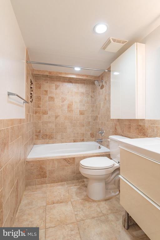 Building Photo - 1459 Chapin St NW