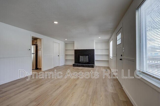 Building Photo - 410 Fieldcrest Dr