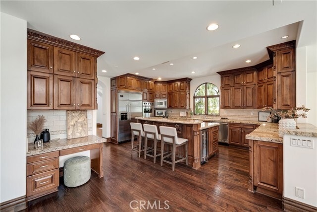 Building Photo - 718 N Poinsettia Ave