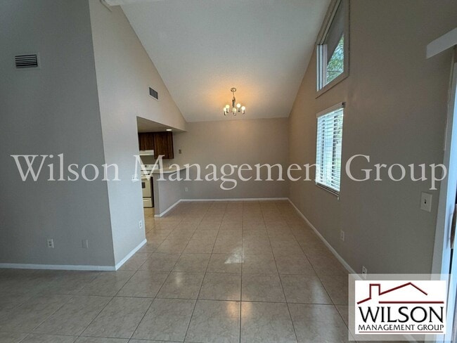 Building Photo - 220 Sunshower Ct