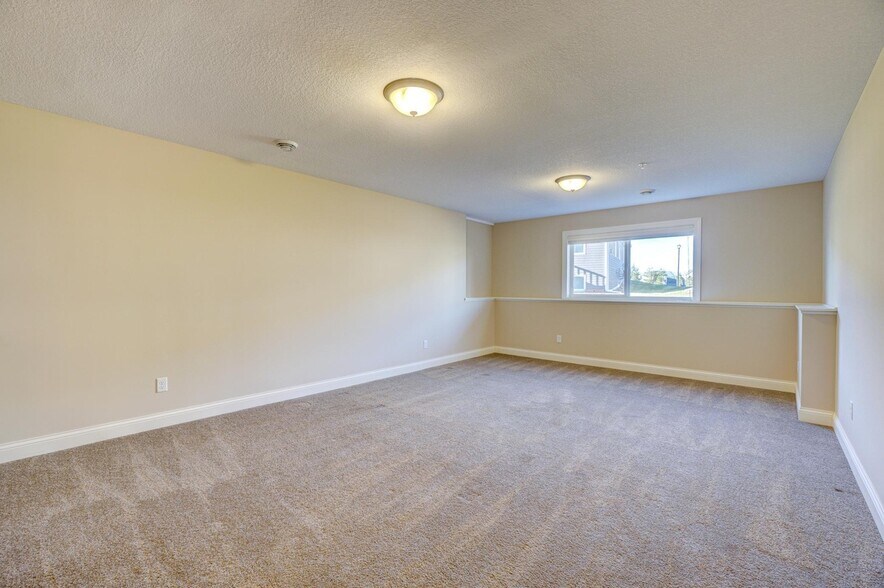 Building Photo - 10889 Retreat Ln