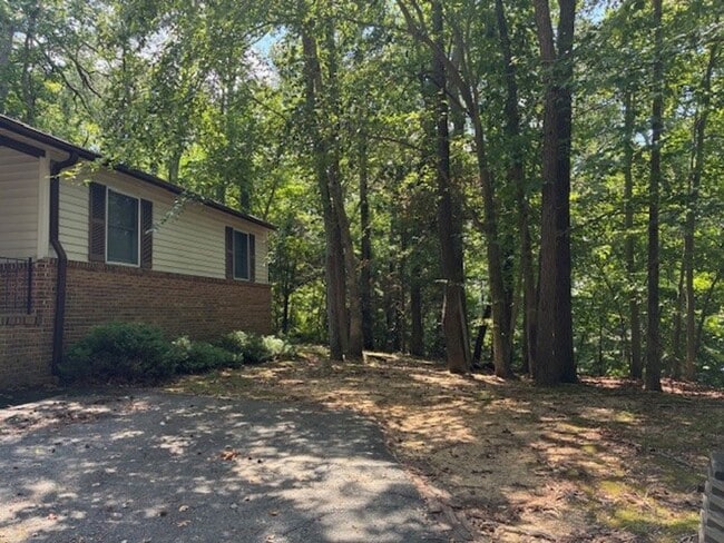 Building Photo - Rambler with Garage in Drum Point