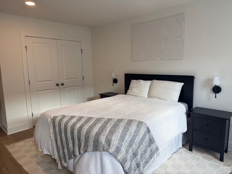 Building Photo - 245 Limehouse Rd