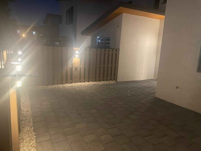 Building Photo - 10445 NW 81st Terrace