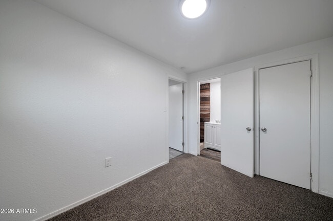 Building Photo - 1108 S 33rd Ave