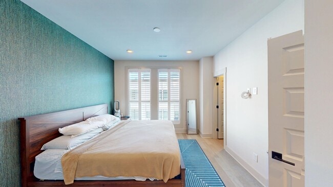 Building Photo - 1025 Wesley Terrace Ave - Elevated townhome living in the heart of Wesley Heights / FreeMoreWest