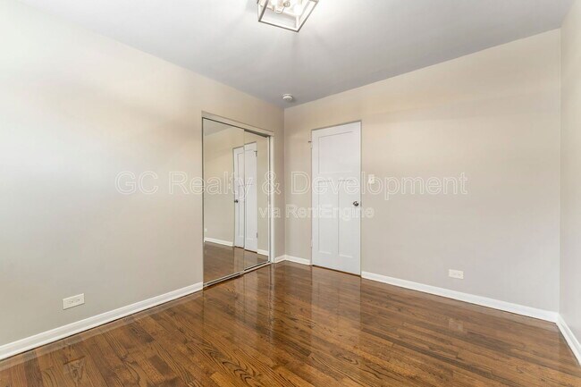 Building Photo - 810 W Dresser Dr