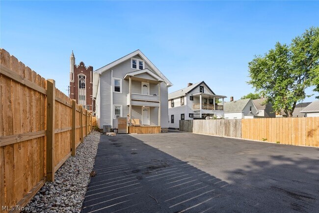 Building Photo - 3904 Ardmore Ave