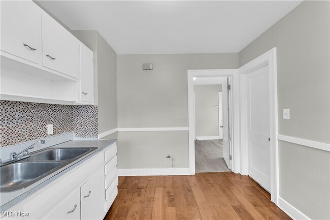Building Photo - 4455 W 48th St