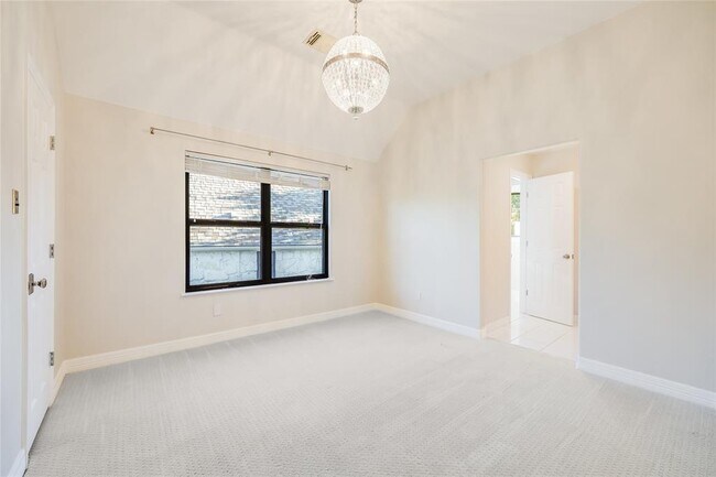 Building Photo - 12120 Carlsbad Dr