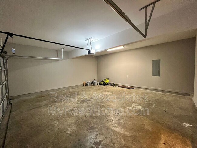 Building Photo - 137 W Porter Run Dr
