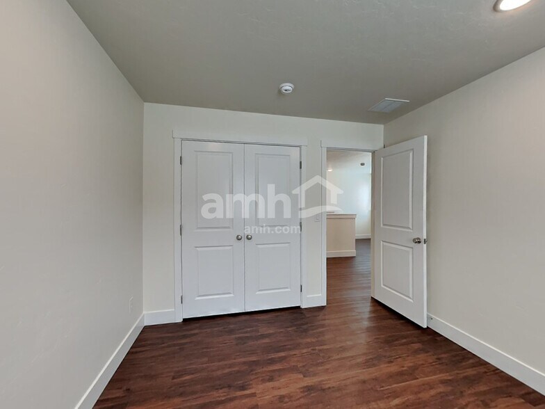 Building Photo - 1320 Alderleaf Ave
