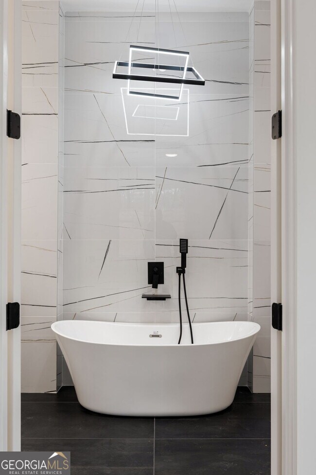 Building Photo - 1261 Glen Eagle Dr