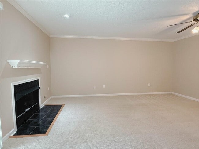 Building Photo - 7024 Somerset Cir