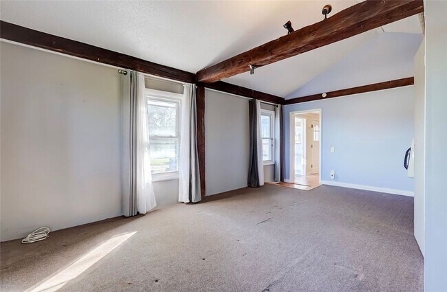 Building Photo - 958 Manitou Rd