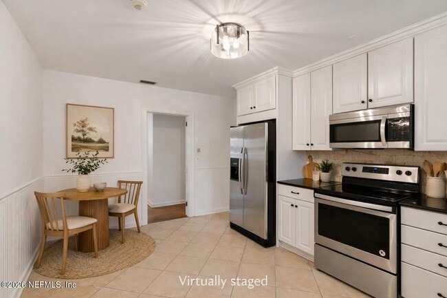 Building Photo - 1367 Riverbirch Ln