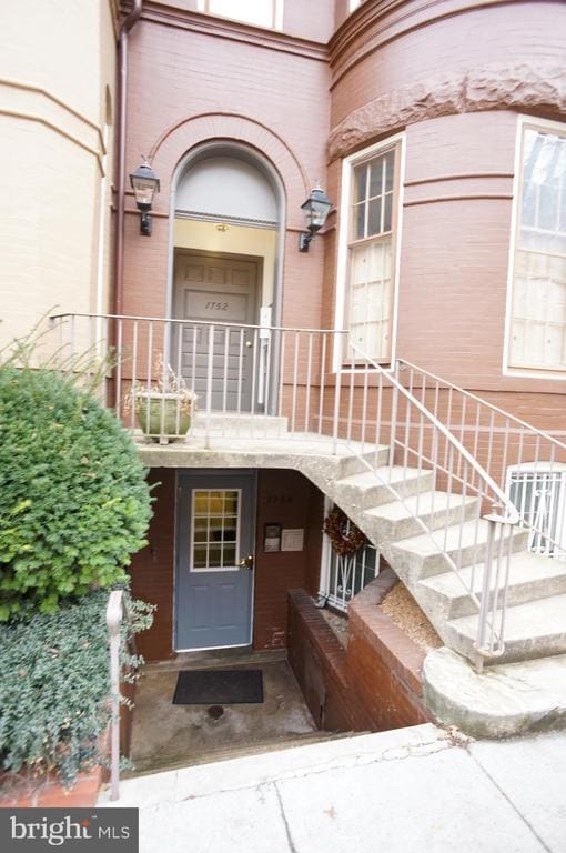 Building Photo - 1754 Corcoran St NW