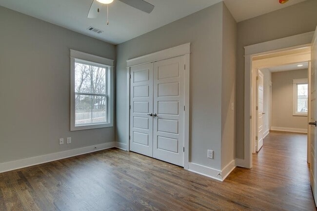 Building Photo - 942 Strouse Ave