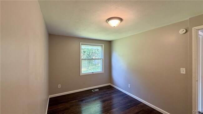 Building Photo - 104 Finwood Dr