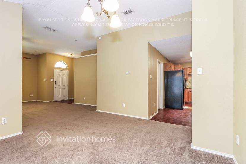 Building Photo - 5813 Northfield Dr