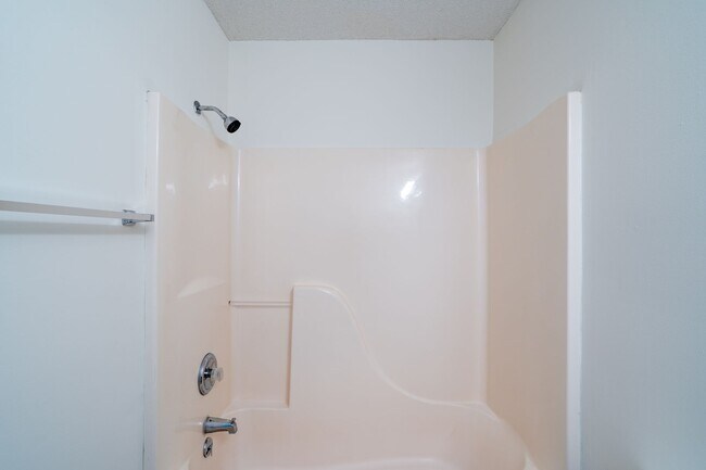 Building Photo - 4401-4403 Cheryl Ct.