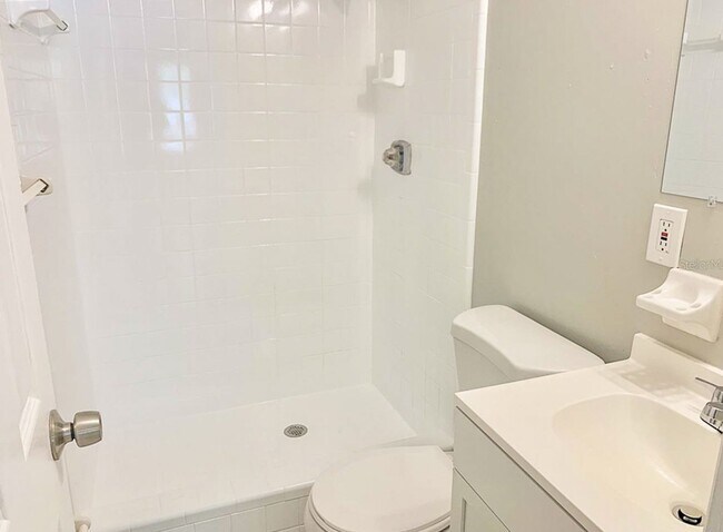 Building Photo - 2292 - Sugarfoot Oaks