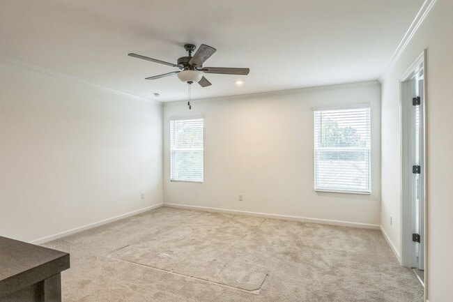 Building Photo - 3682 Bradford Way
