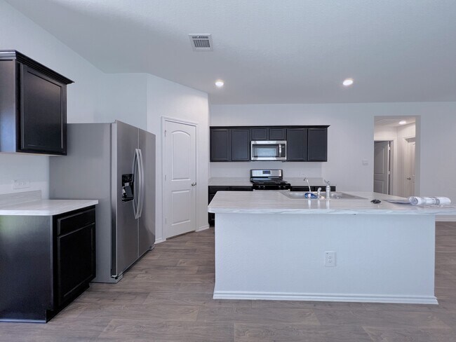 Building Photo - 21197 Alder Oaks Dr