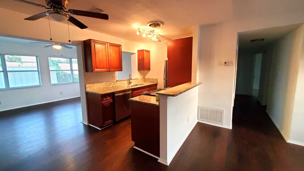Main Kitchen - 1721 Moselle Avenue