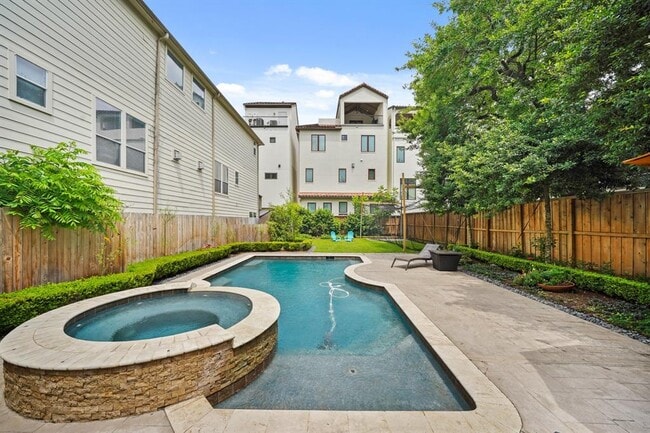 Building Photo - 124 Detering St