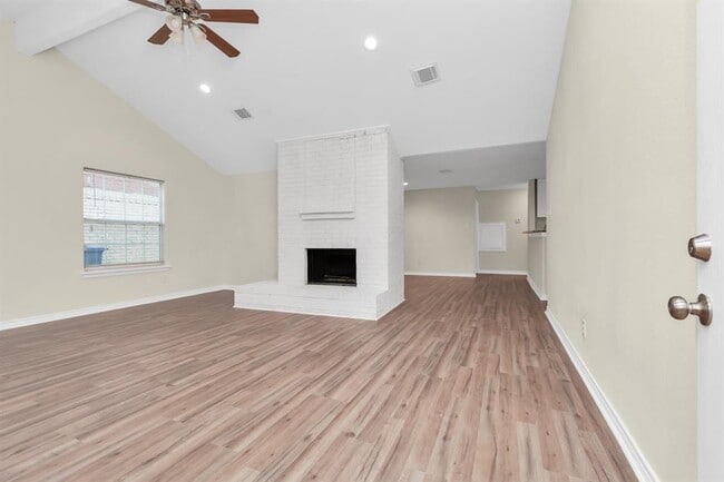 Building Photo - 1422 Hunters Park Dr