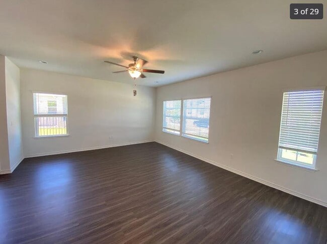Building Photo - 9315 Looksee Ln