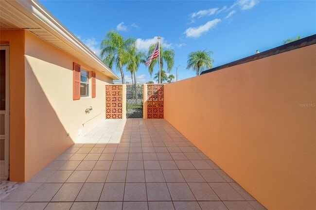 Building Photo - 170 Boca Ciega Point Blvd S