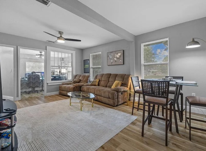 Building Photo - 2900 1st Ave S