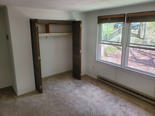 Building Photo - 1812 Gardenspring Dr