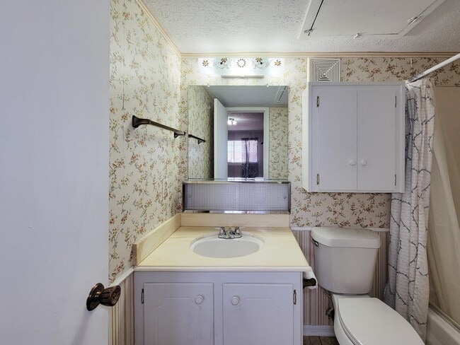 Building Photo - 1815 Country Village Blvd