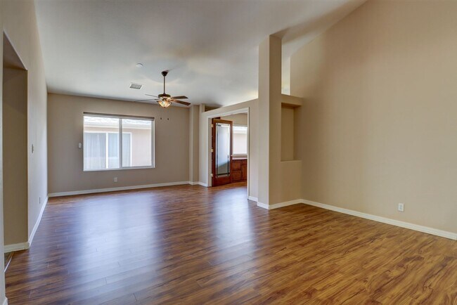 Building Photo - 2 Bedroom plus an office, 2 Bath home in The Cottages at Prescott Lakes!