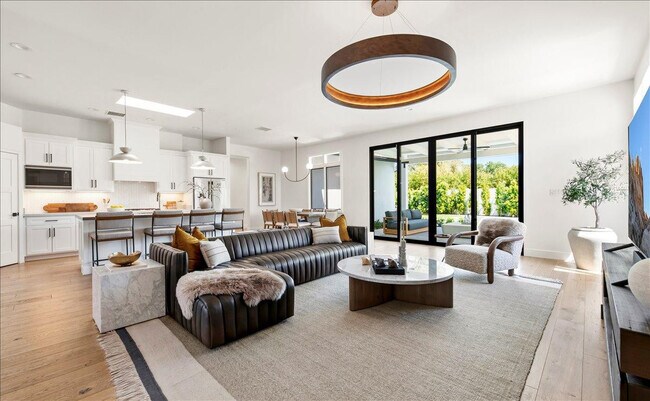 Building Photo - 3631 N 54th Ct