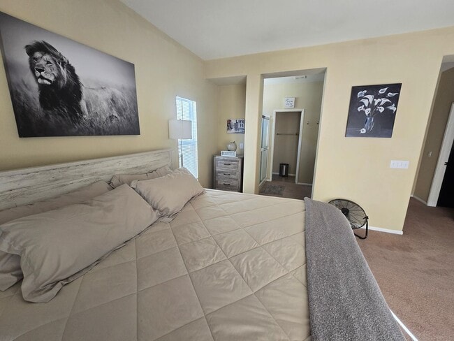 Building Photo - 3 Bedroom 2 Bath located in Mountain View DHS