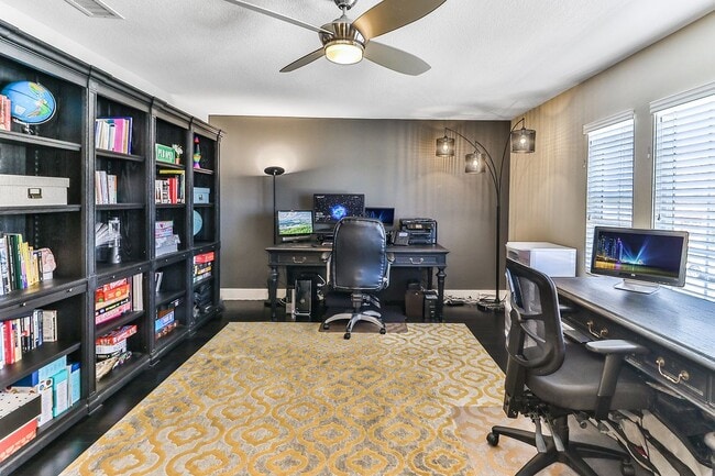 Building Photo - 1385 Sapphire Dragon St