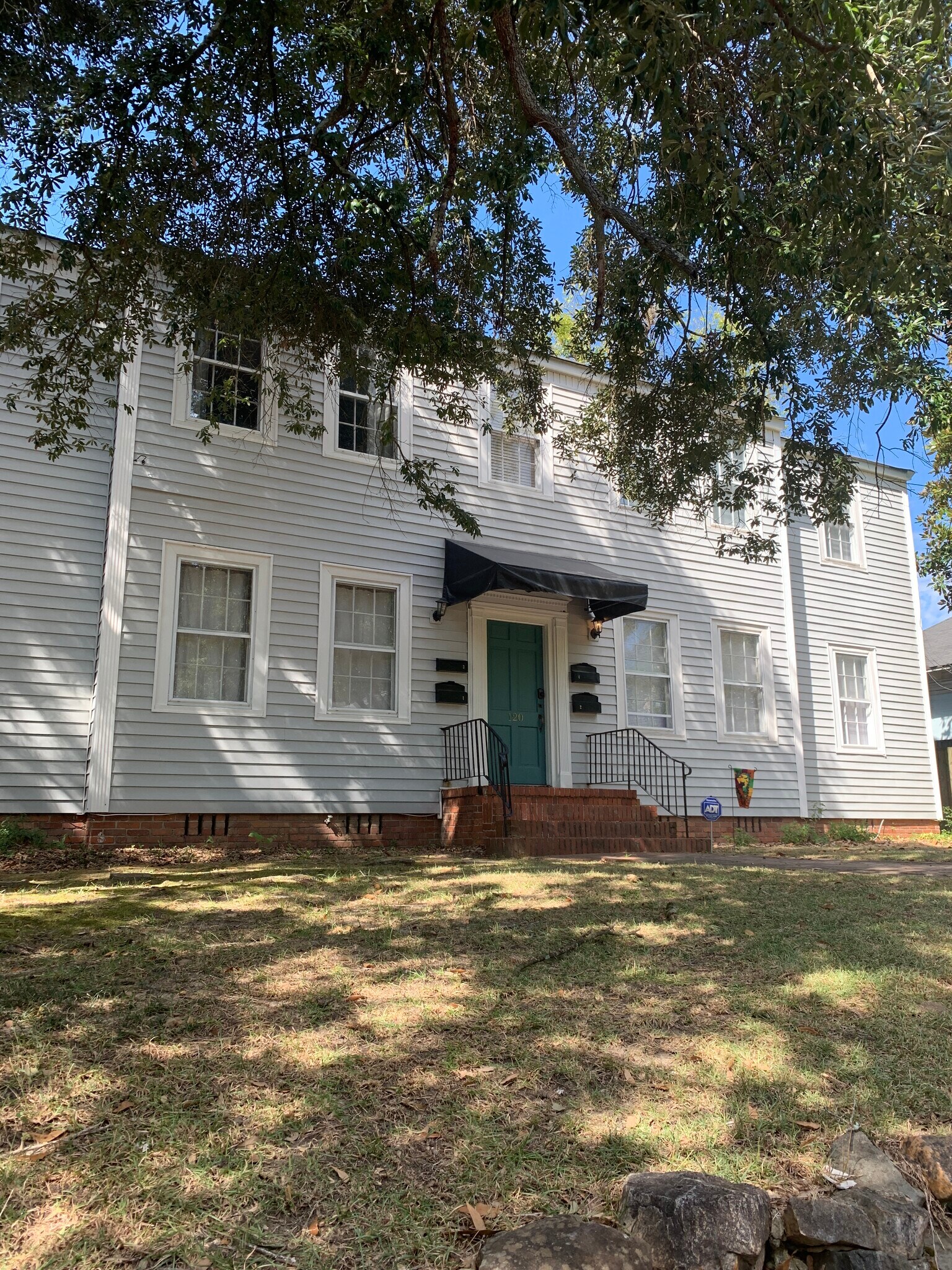 Building Photo - 120 Corbin Ave