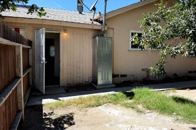 Building Photo - Newly renovated 2br 1bath near the 215