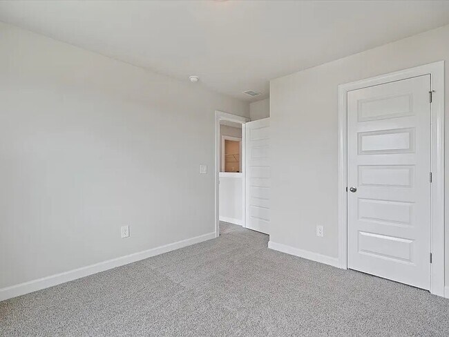 Building Photo - 640 Orsman Trl